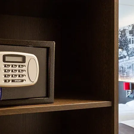 Bastion Haarlem Velsen Отель 3*