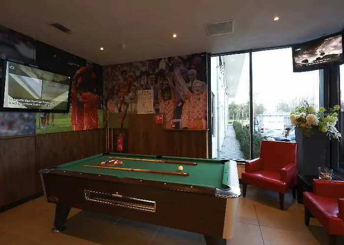 Bastion Haarlem Velsen 호텔 3*