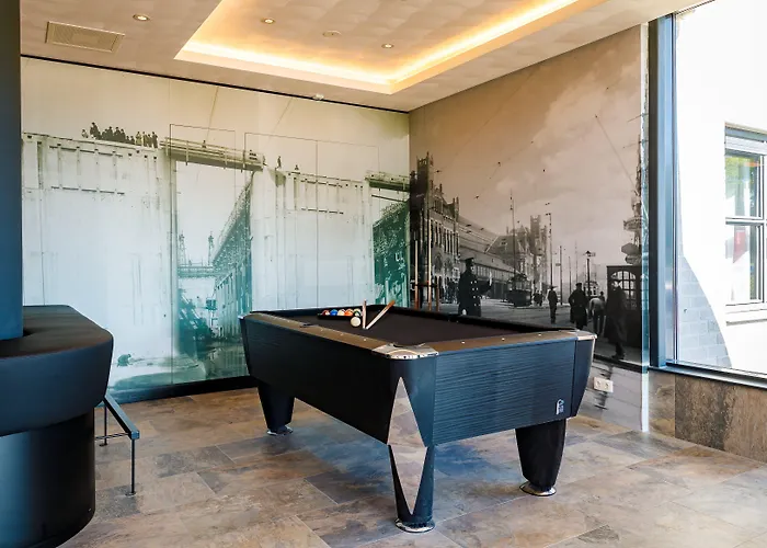 호텔 Bastion Haarlem Velsen 3*