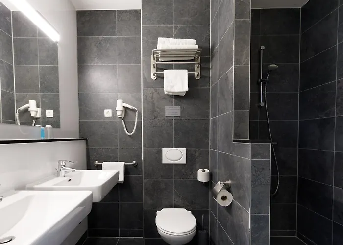 Bastion Haarlem Velsen 호텔