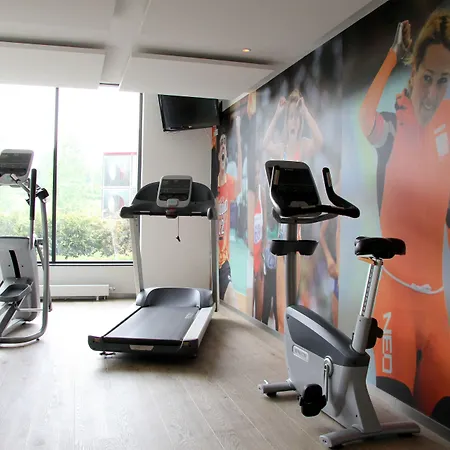 호텔 Bastion Haarlem Velsen 3*