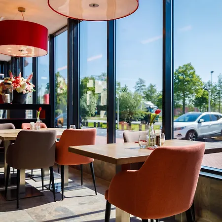 호텔 Bastion Haarlem Velsen 3*